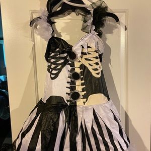 Super cute skeleton costume